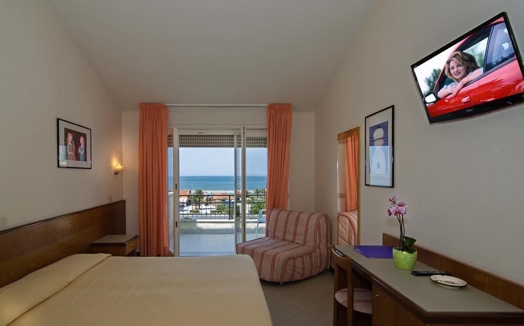 Hotel Montecarlo Lido di Camaiore Eksteriør billede