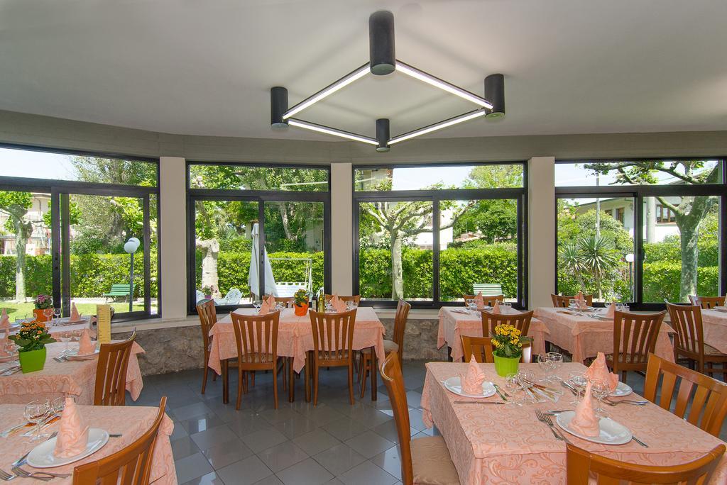 Hotel Montecarlo Lido di Camaiore Eksteriør billede