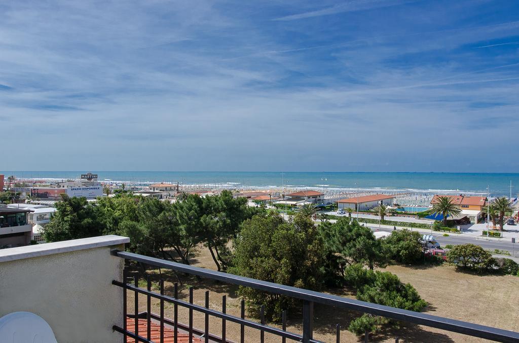 Hotel Montecarlo Lido di Camaiore Eksteriør billede